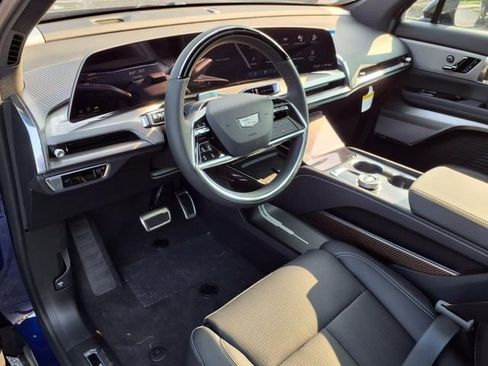 New 2026 Cadillac Vistiq Sport image 3