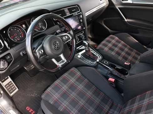 Used 2018 Volkswagen GTI SE FWD image 6