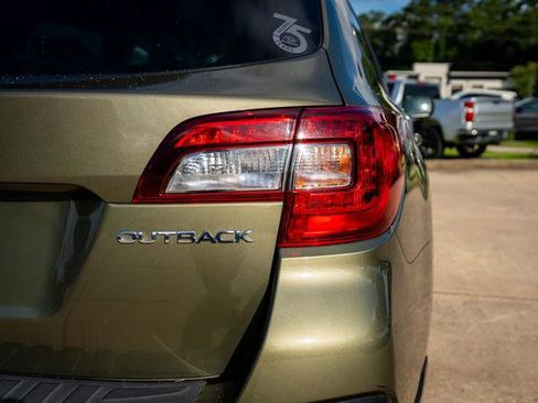 Used 2019 Subaru Outback 2.5i Premium AWD/4WD image 17