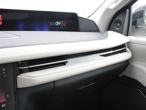 New 2026 Lincoln Navigator Reserve AWD/4WD image 64