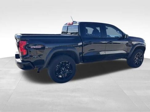 Used 2024 Chevrolet Colorado Trail Boss AWD/4WD image 5