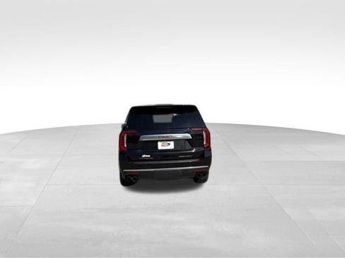 Used 2024 GMC Yukon Denali w/ Advanced Technology Package AWD/4WD image 4