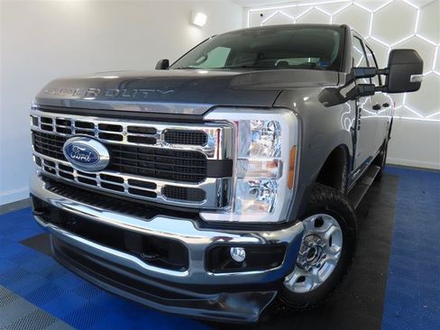 Used 2025 Ford F250 XLT AWD/4WD image 1