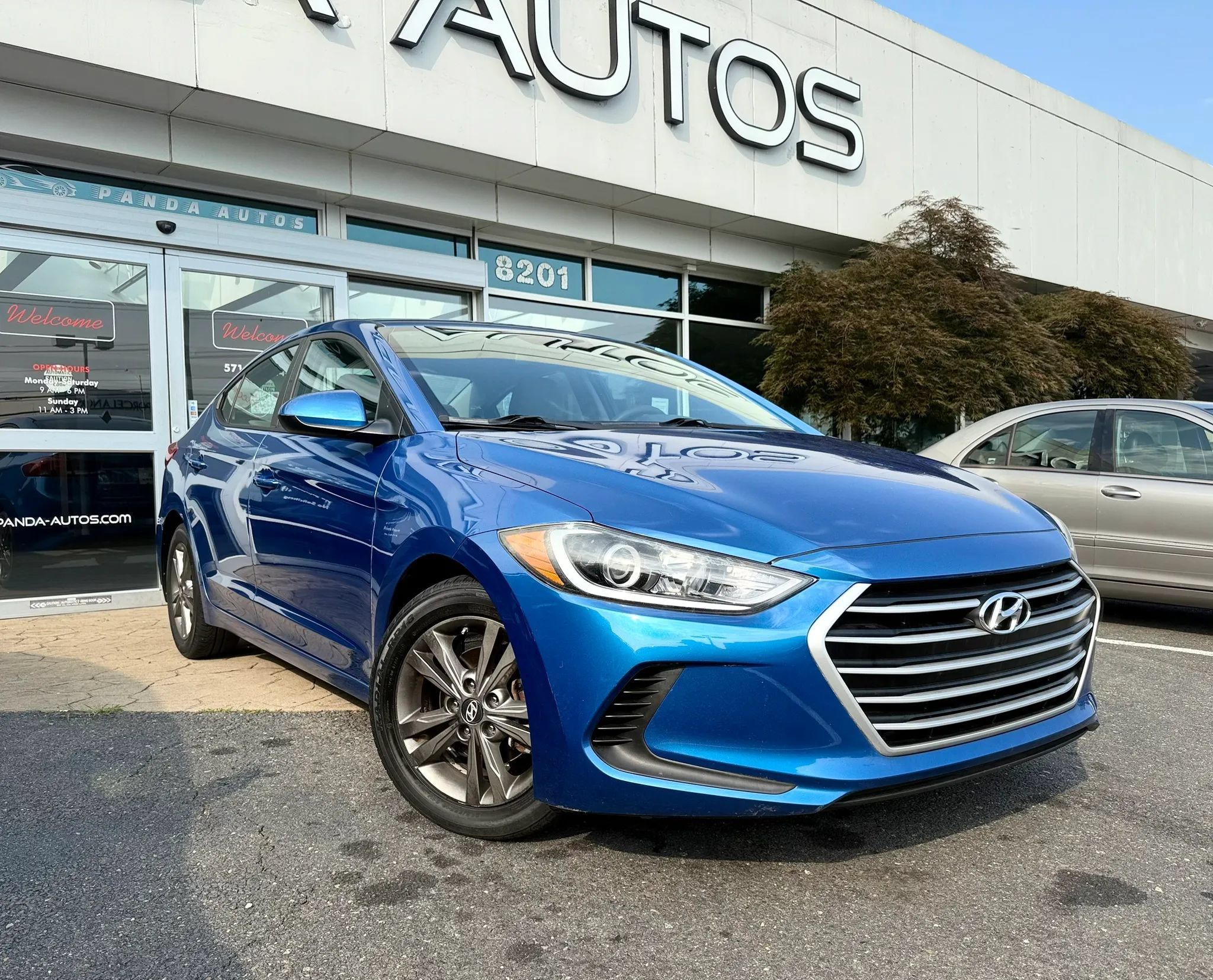 Used 2017 Hyundai Elantra SE FWD image 1