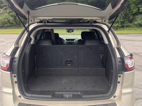 Used 2016 Chevrolet Traverse LT FWD image 14