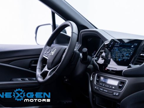 Used 2025 Honda Passport TrailSport image 44