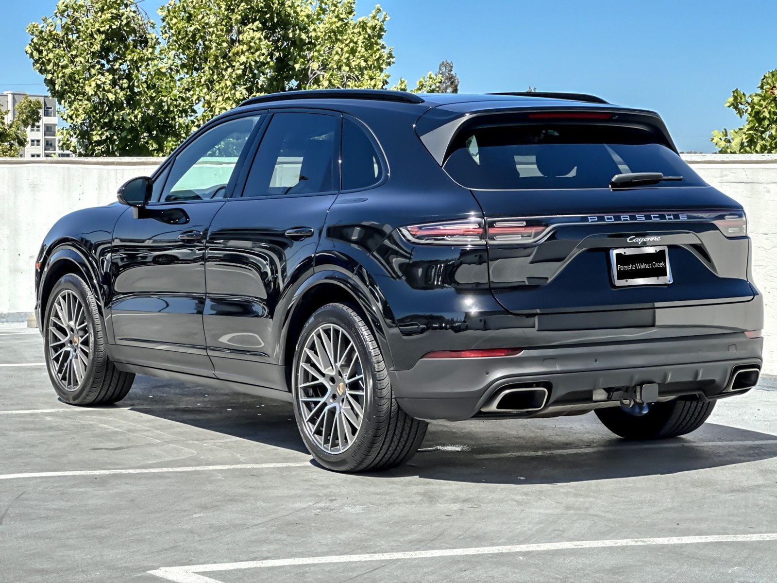 Used 2023 Porsche Cayenne AWD/4WD image 4