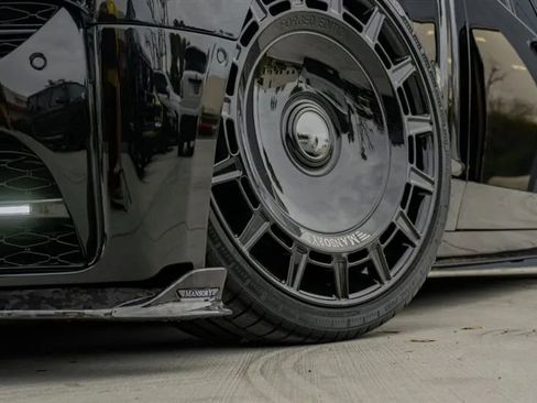 Used 2024 Rolls-Royce Phantom Sedan image 21