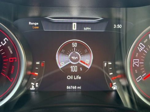 Used 2018 Dodge Challenger R/T RWD image 11