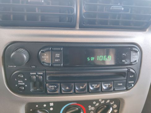 Used 2004 Jeep Wrangler X image 19