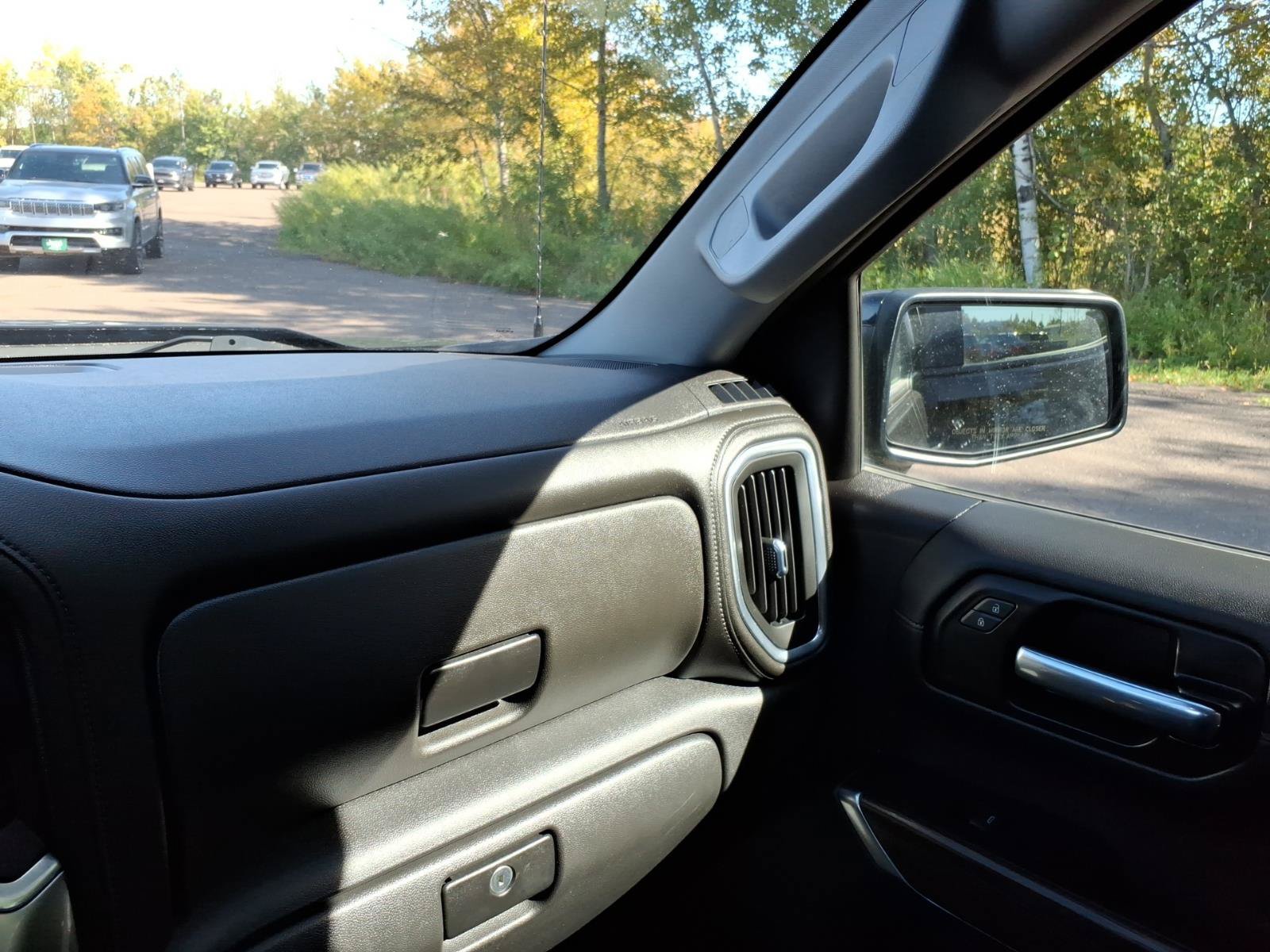 Used 2022 Chevrolet Silverado 1500 LT Trail Boss w/ Bed Protection Package AWD/4WD image 26