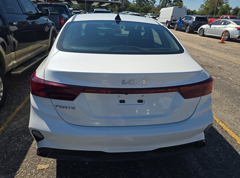 Used 2024 Kia Forte LXS FWD image 7