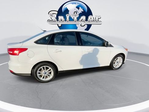 Used 2018 Ford Focus SE w/ Cold Weather Package image 9