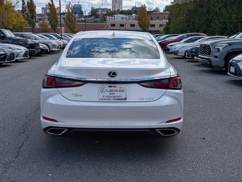 Certified 2022 Lexus ES 350 w/ Premium Package image 4