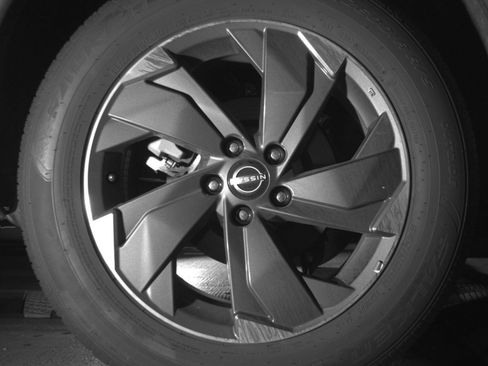 Used 2025 Nissan Rogue SV FWD image 18