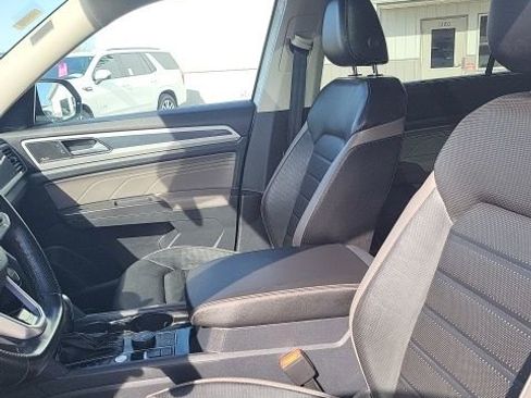 Used 2023 Volkswagen Atlas SEL R-Line image 12