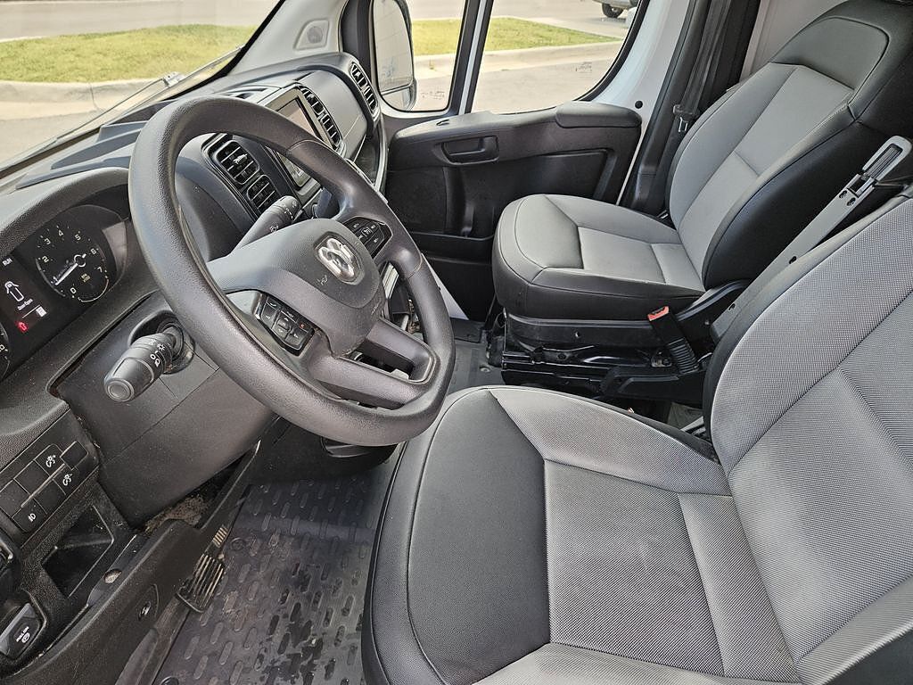 Used 2024 RAM ProMaster 2500 w/ Convenience Group FWD image 9