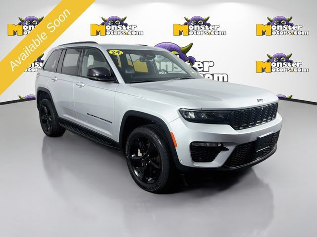 Used 2024 Jeep Grand Cherokee Limited w/ Luxury Tech Group II AWD/4WD image 3