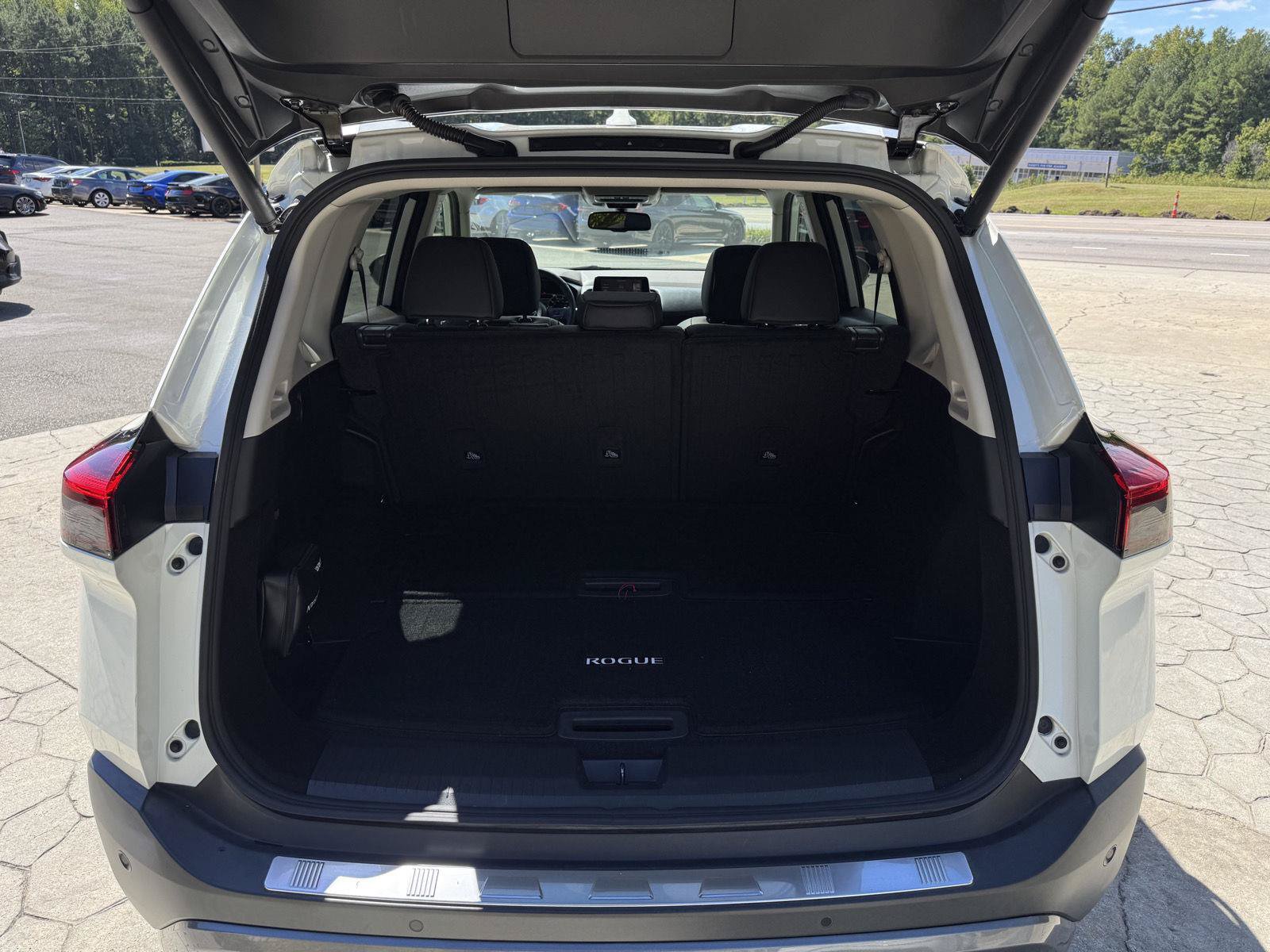Used 2023 Nissan Rogue SL FWD image 13