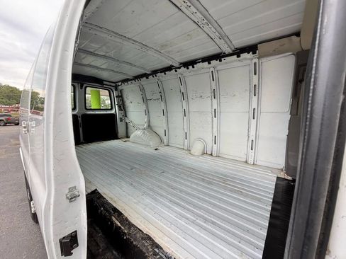 Used 2016 Chevrolet Express 2500 Extended image 18