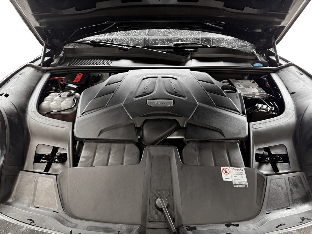 Used 2023 Porsche Cayenne AWD/4WD image 28