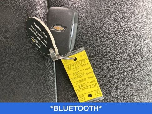 Used 2021 Chevrolet Silverado 1500 LT w/ Convenience Package II AWD/4WD image 7