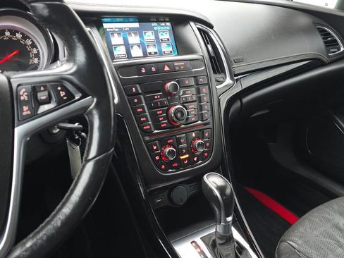 Used 2019 Buick Cascada Premium image 28