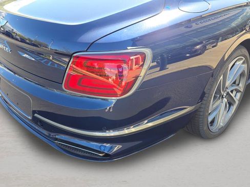 New 2025 Bentley Flying Spur Plug-In Hybrid image 11