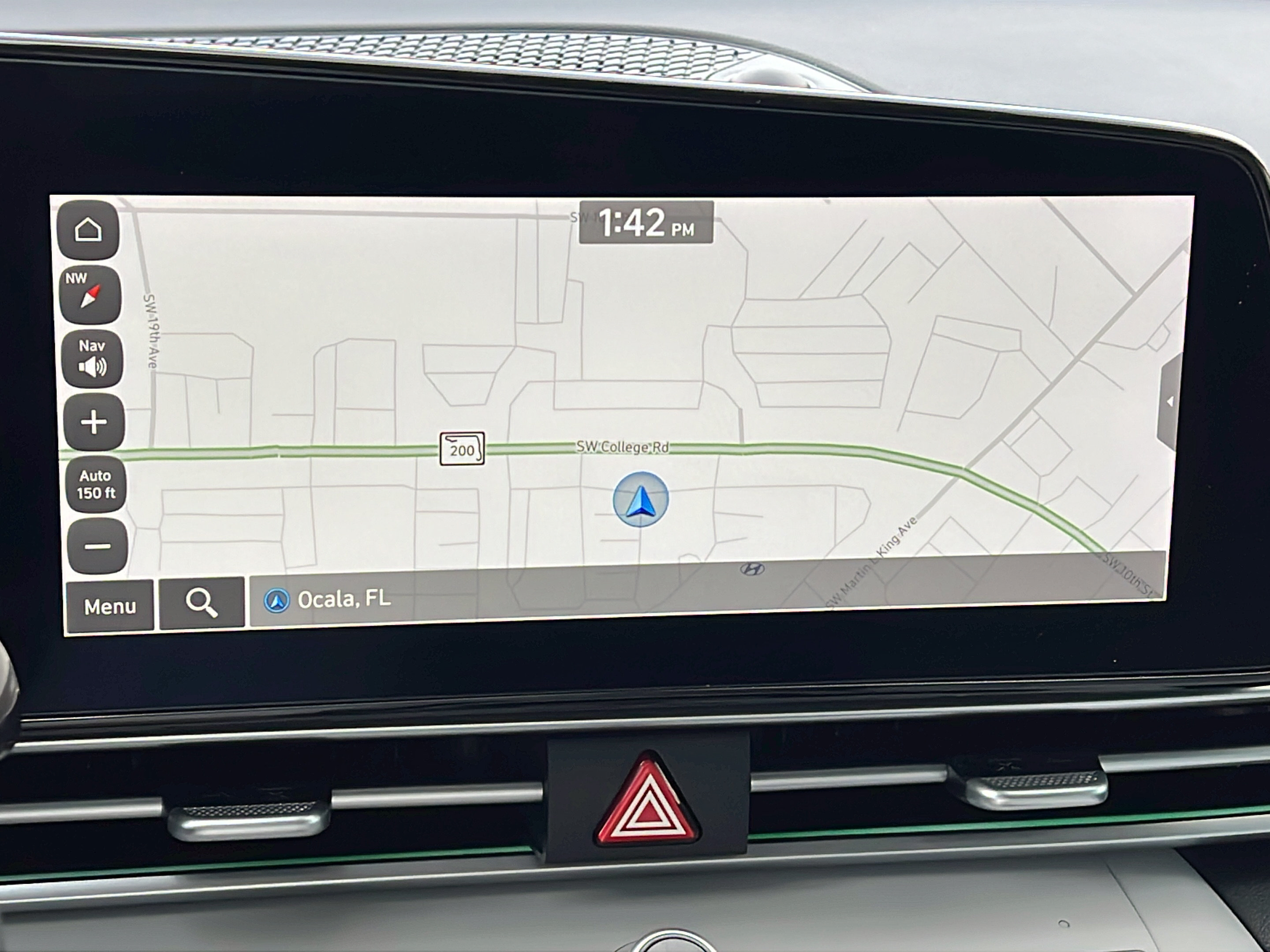Certified 2025 Hyundai Elantra Limited FWD image 23