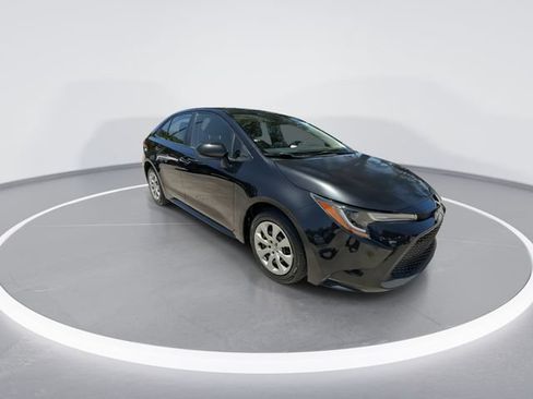 Used 2022 Toyota Corolla LE FWD image 2