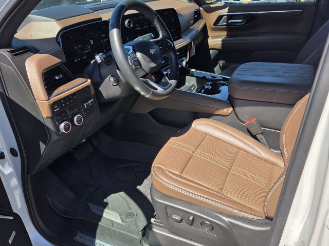 Used 2025 Chevrolet Tahoe High Country w/ Sun And Tow Package AWD/4WD image 9