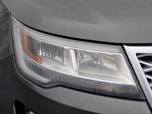 Used 2016 Ford Explorer Platinum image 9