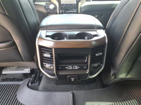 Used 2022 RAM 1500 Laramie AWD/4WD image 32