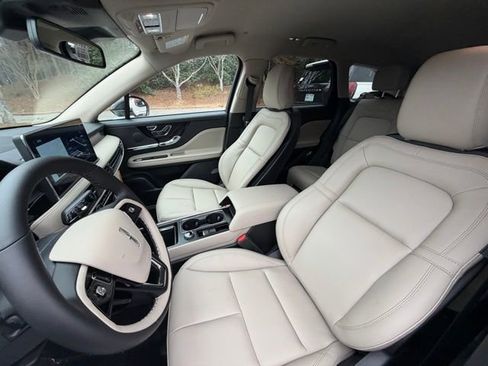 New 2026 Lincoln Corsair Premiere image 14