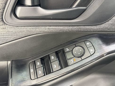 Used 2023 Nissan Rogue S FWD image 15