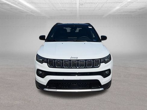 Used 2025 Jeep Compass Limited AWD/4WD image 9