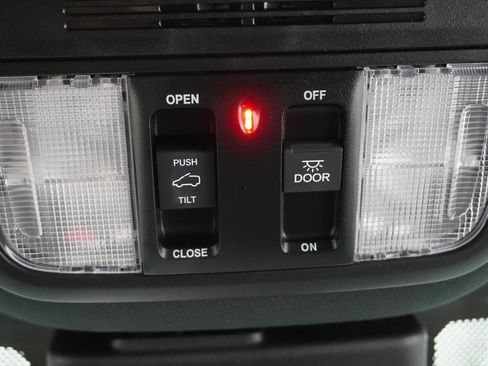 Used 2025 Honda Odyssey Sport-L image 35