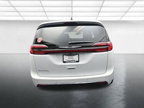 New 2026 Chrysler Pacifica Select image 7