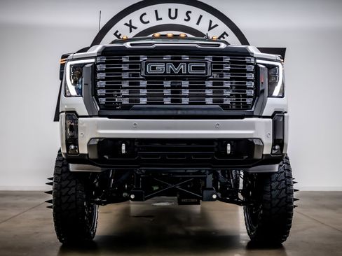 Used 2025 GMC Sierra 3500 Denali Ultimate image 3