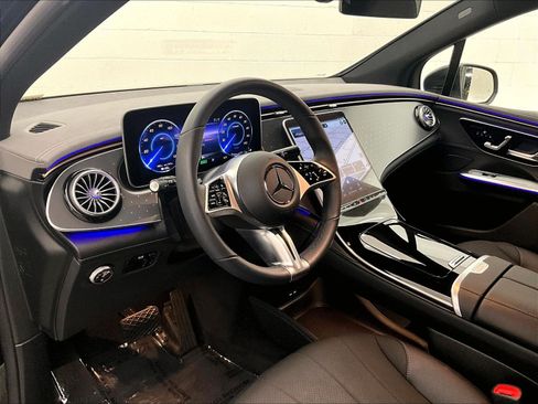 Used 2026 Mercedes-Benz EQE 320 4MATIC SUV image 19