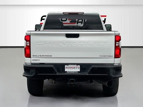 Used 2024 Chevrolet Silverado 2500 Custom w/ Custom Value Package image 6