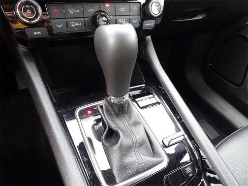 Used 2024 Jeep Compass Limited image 16