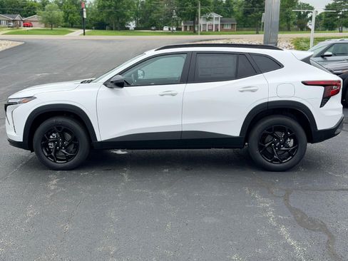 New 2026 Chevrolet Trax LT w/ Driver Confidence Package FWD image 8