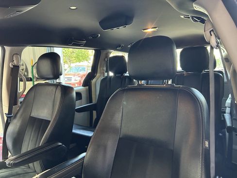Used 2017 Dodge Grand Caravan SXT FWD image 28