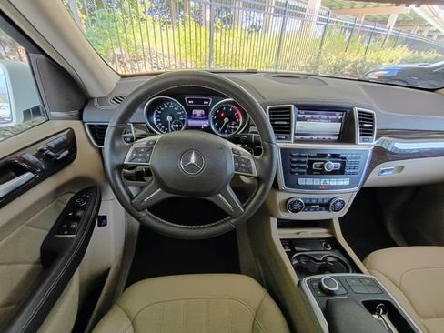 Used 2015 Mercedes-Benz GL 450 4MATIC image 34