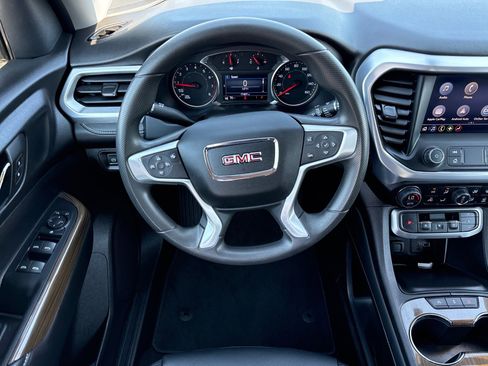 Used 2023 GMC Acadia SLE FWD image 14