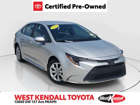 Certified 2025 Toyota Corolla LE FWD image 1