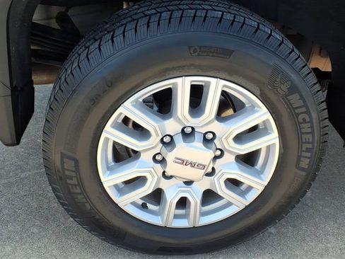 Used 2021 GMC Sierra 2500 SLE w/ SLE Value Package; AWD/4WD image 20