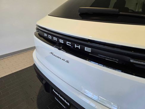 New 2025 Porsche Macan 4S Electric image 17