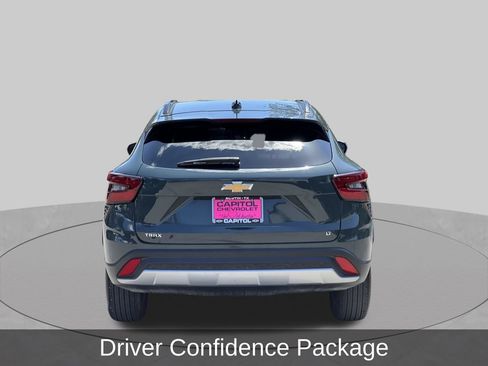 Used 2025 Chevrolet Trax LT w/ Driver Confidence Package FWD image 4
